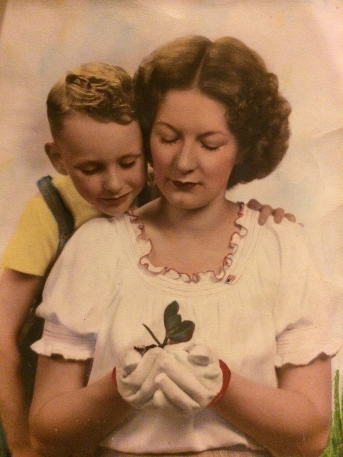 Melvin Jay Lindsay with his mother, Zelma, c1948